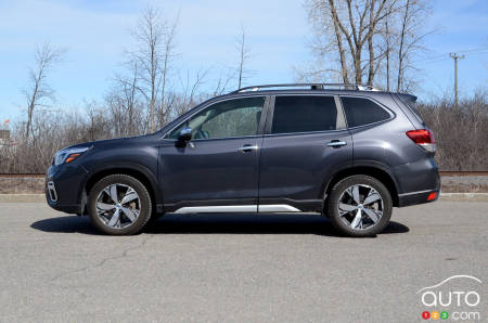 2020 Subaru Forester, profile